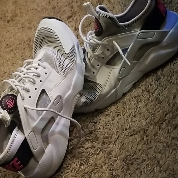 Shoes - Picture 2 of 4